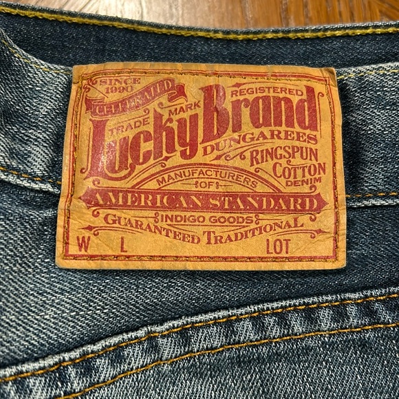 Lucky brand size 33 slim bootleg men’s jean. Gently used, excellent condition - Picture 1 of 10